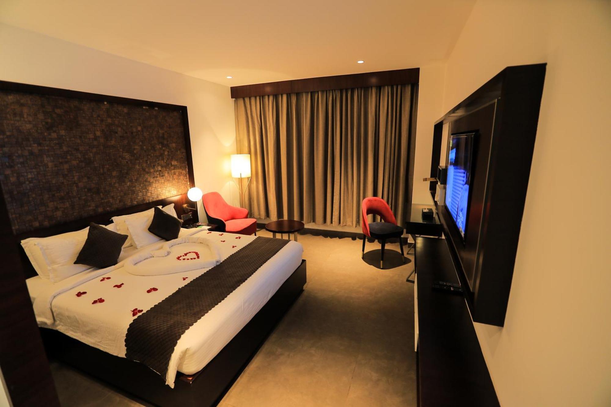 Saugandhika West Gate Hotel Wayanad Luaran gambar